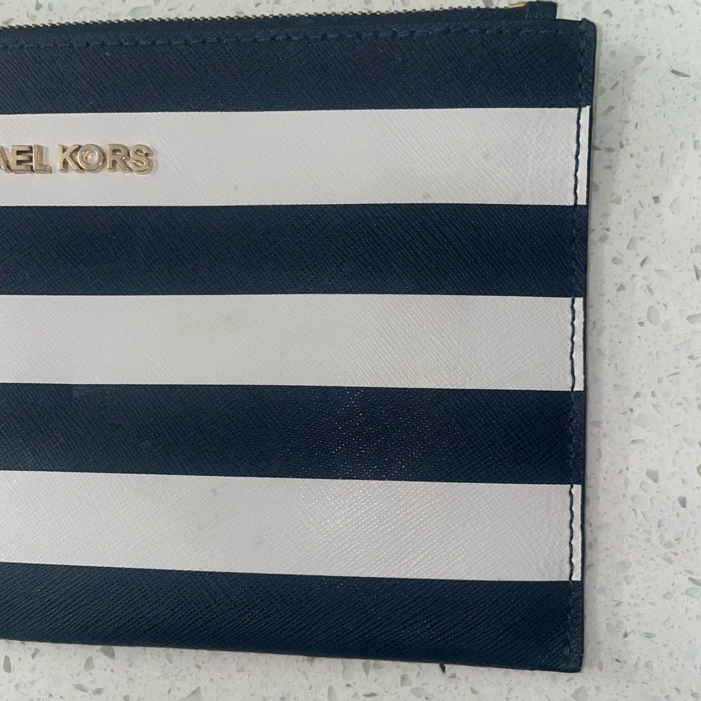 MICHAEL KORS large striped wristlet